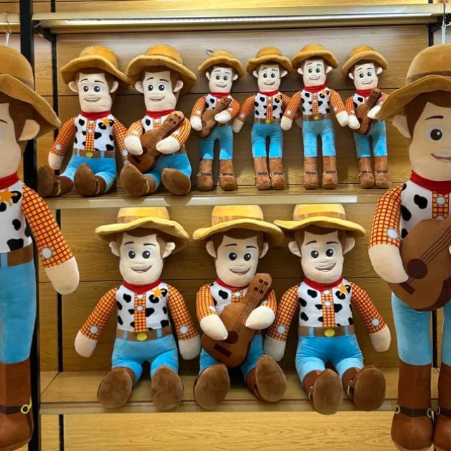 [FHK] Woody de Toy Story con guitarra · Peluche · 110 cm